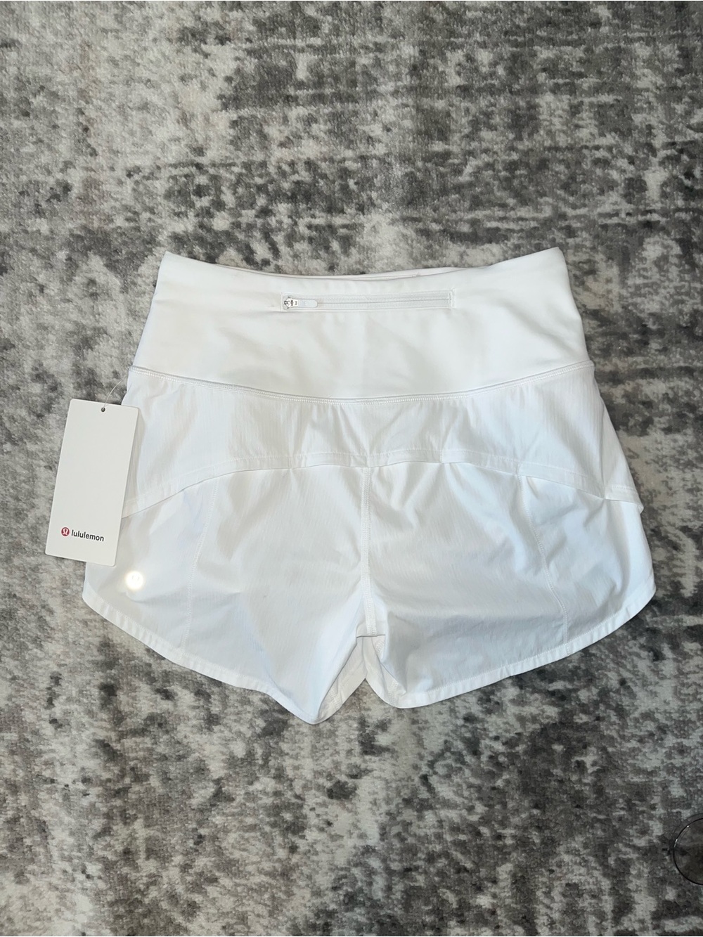 New Lululemon Speed Up HR Short 4"
*Lined